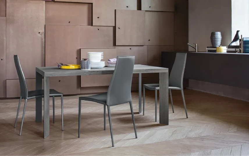 Tavolo con sedie Aida di Calligaris