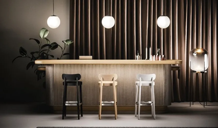 Sgabello in legno 118 H by Thonet