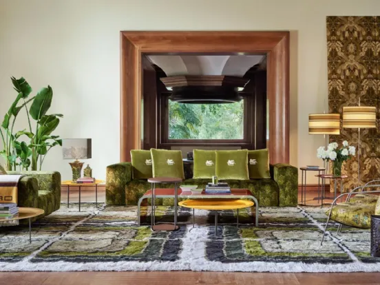 Tappeto Green Moss, trapuntato a mano in mohair e bamboo, di Etro Home Interiors