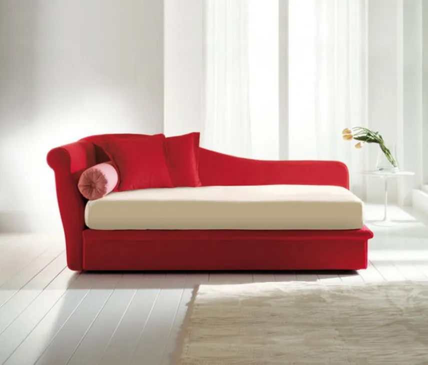 Il divano letto disegnato da Dora Monti per Bonaldo: dalle linee ricercate e sofisticate