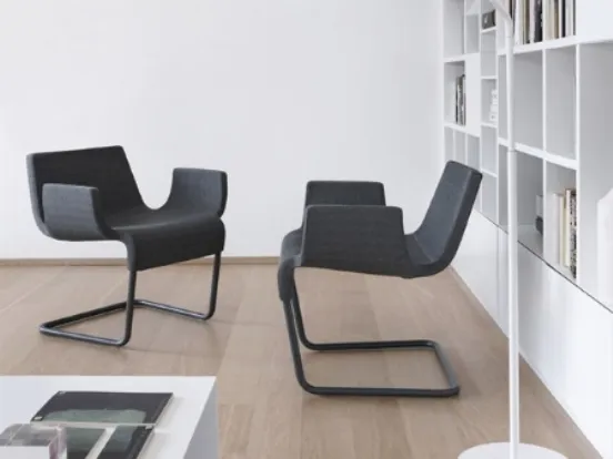 Poltroncine Skip arm e Skip Lounge arm di Bonaldo