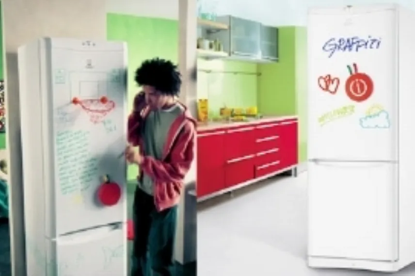 frigoriferi con decalcomanie