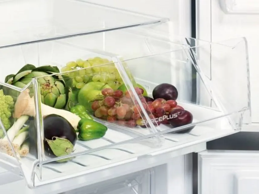 cassetto della frutta in frigorifero