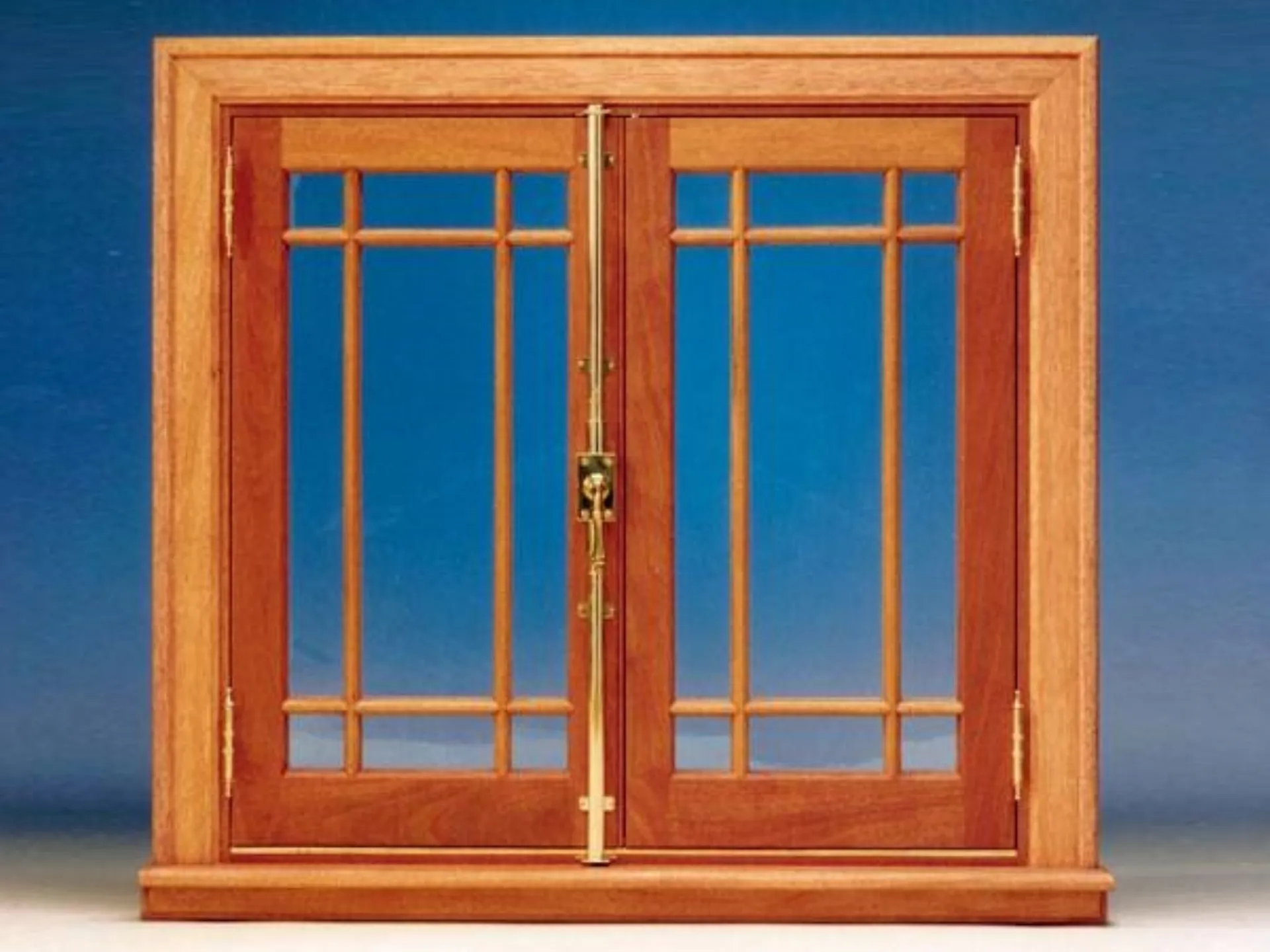 Купить деревянные окна цена. Деревянные окна. Оконная рама деревянная. Деревянные рамы для окон. Створки на окна деревянные.