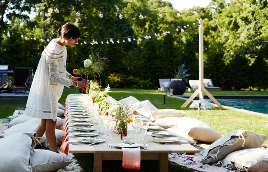 tavola da pranzo in giardino