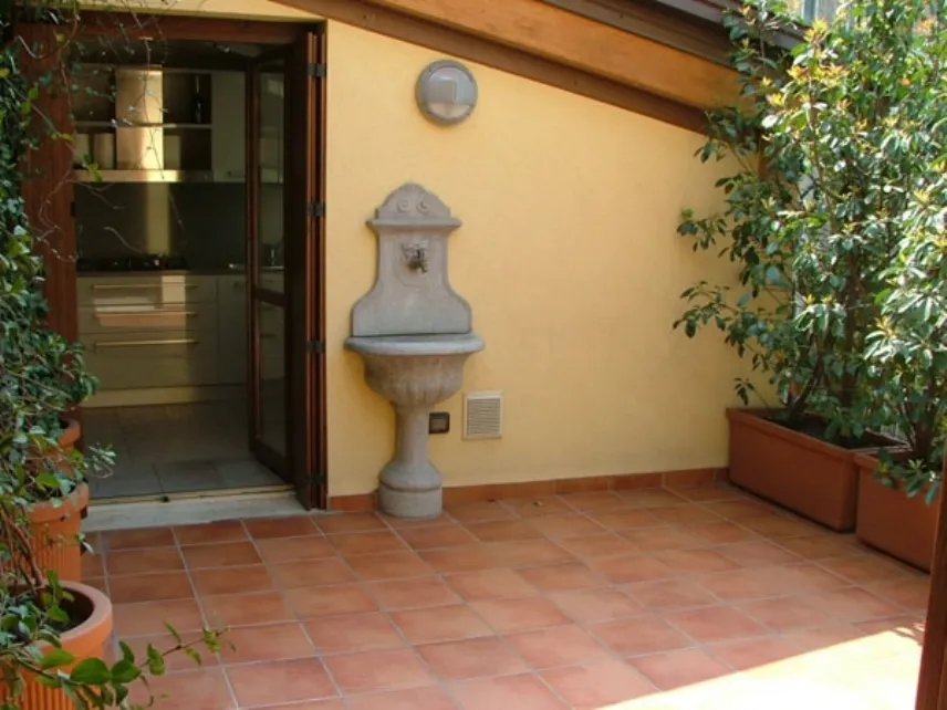 Lavabo da esterni di Garden House Lazzerini