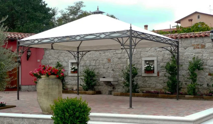 Gazebo in ferro battuto 