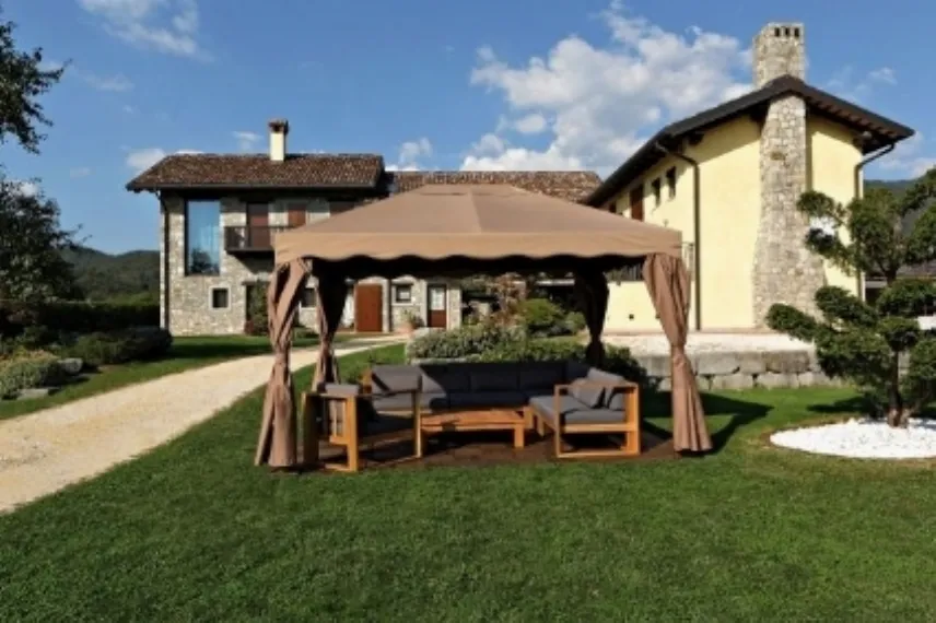 Gazebo Dakar in legno abete di Legnoluce