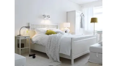 Camera da letto bianca scegliere i complementi
