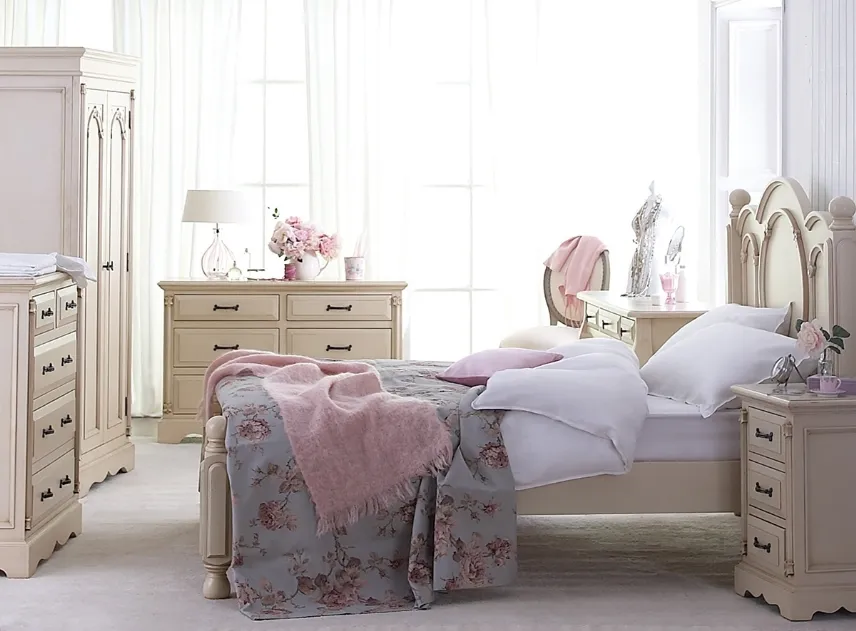 Romantica e raffinata:la camera da letto country chic