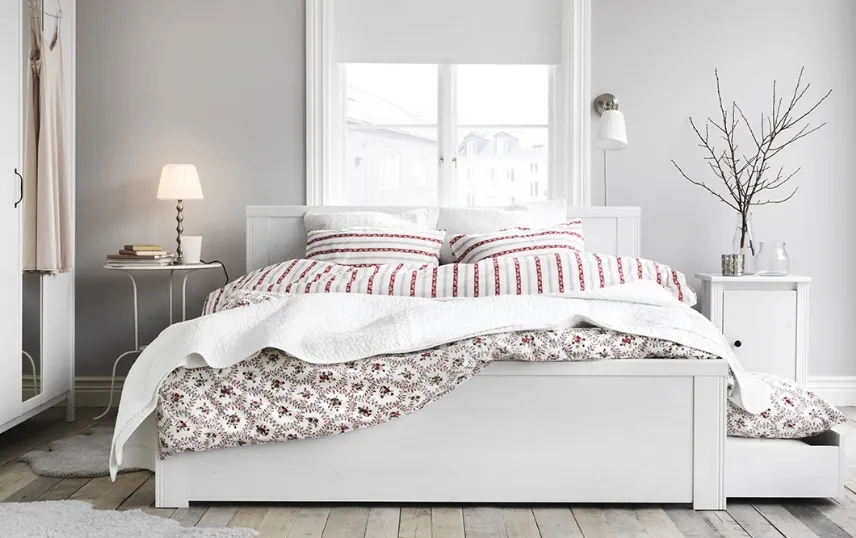 Camera da letto romantica Ikea
