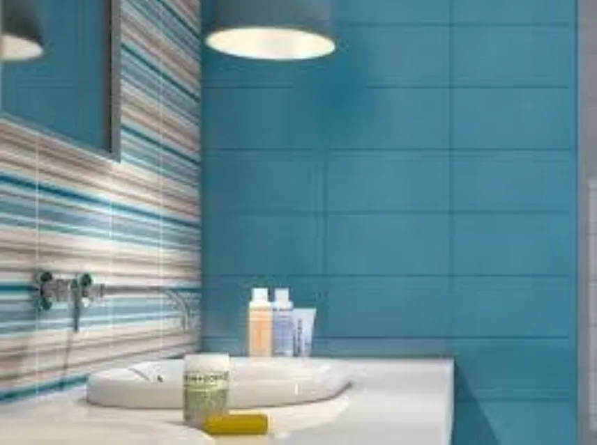 Piastrelle da bagno in ceramica blu